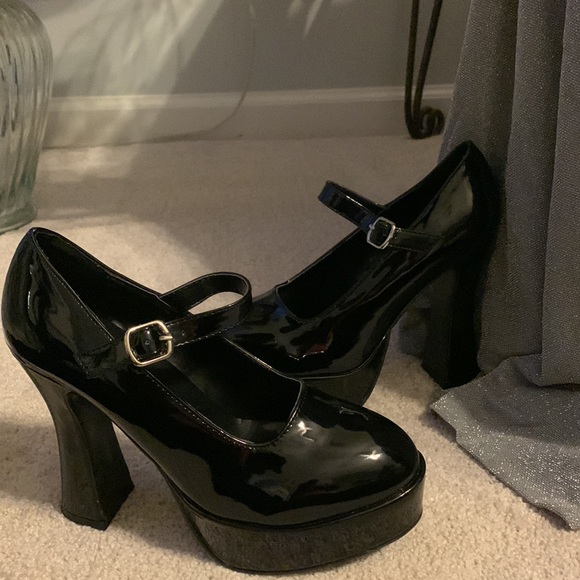 COPY - A show stopper. Black platforms with 5’inch heels brand new! By Ellie si… - Picture 8 of 11